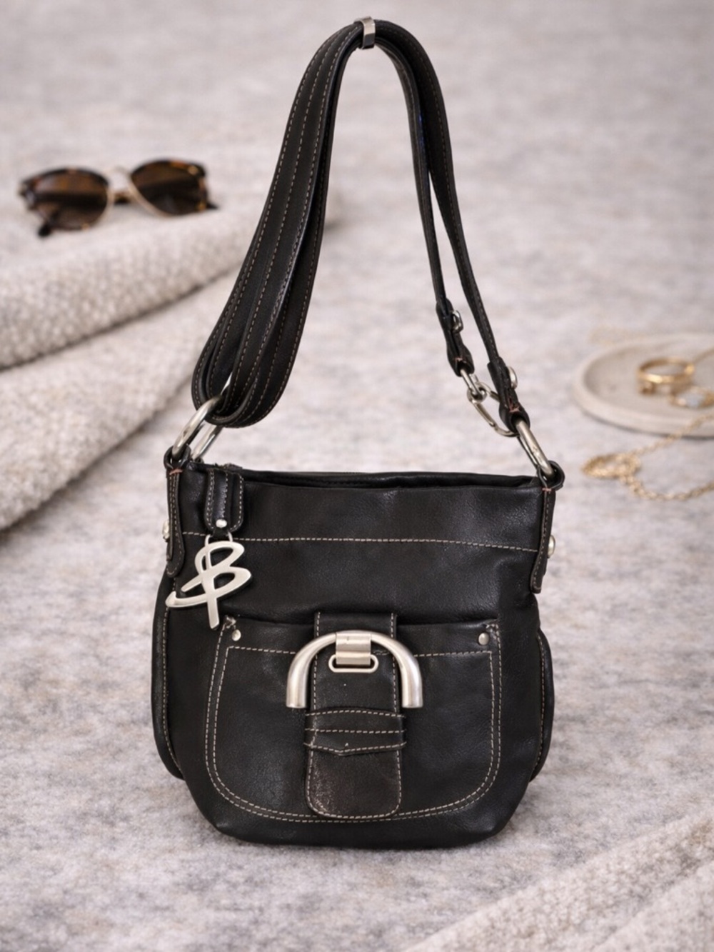 B. Makowsky Black Leather Shoulder Bag Buckle crossbody